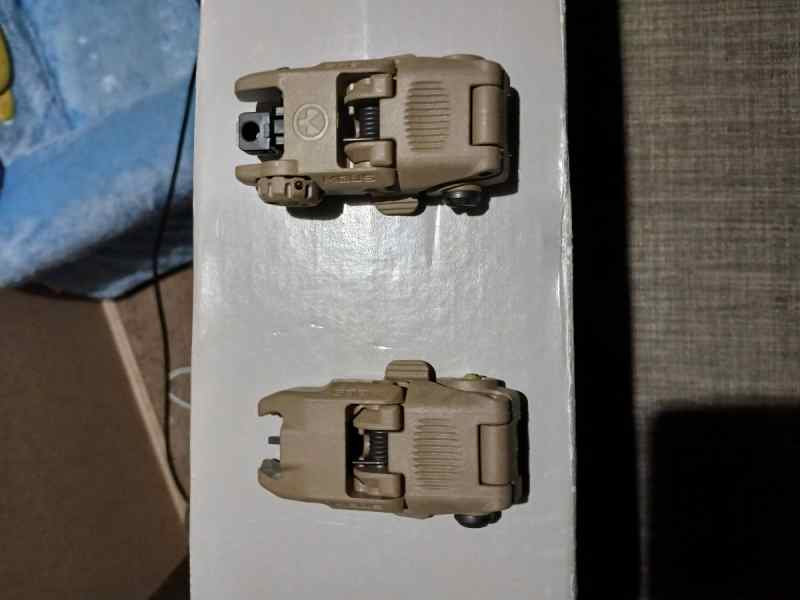 Magpul FDE front/rear sights. Sights pusher.