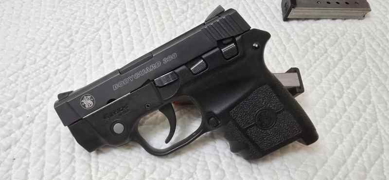 Smith &amp; Wesson Bodyguard 380 w/ Laser