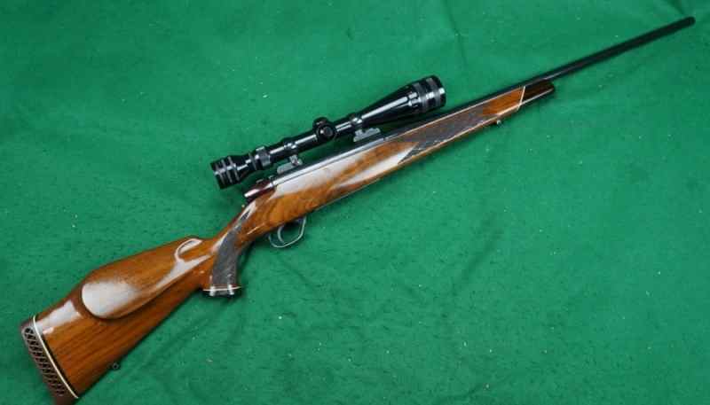 Left Hand Weatherby Mark V Mk. 5 Deluxe